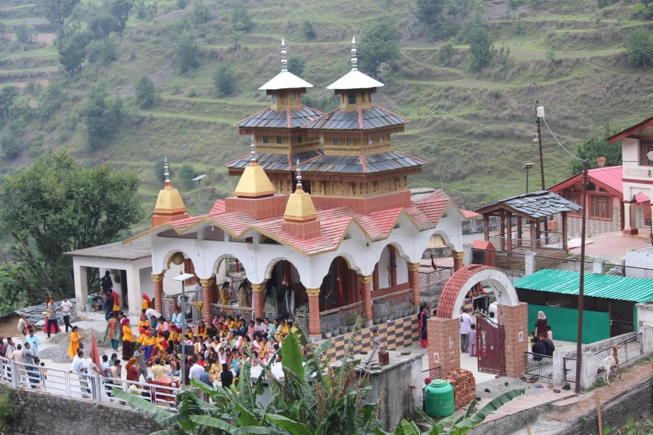 Veda Inn Chakrāta Exterior photo